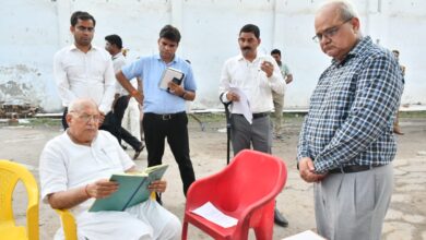 Photo of SITAPUR NEWS : कालाबाजारी पर बड़ा एक्शन, मंत्री ने अधिकारी को किया निलंबित, कई दुकानदारों के खिलाफ FIR के आदेश