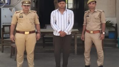 Photo of पालिका कर्मी को कार से उड़ाने वाला युवक गिरफ्तार, विधायक पास निकला फर्ज़ी