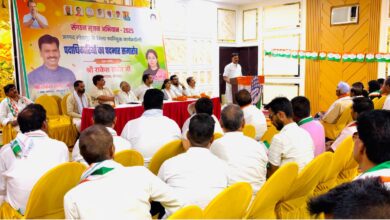 Photo of SITAPUR : Congress की नई टीम बन कर तैयार, सांसद ने जिलाध्यक्ष की मौजूदगी में दिलाई शपथ