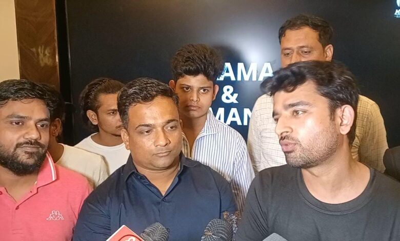 Photo of Bollywood News : समाज में एकता और मोहब्बत का संदेश देती है धड़क- साद बिलग्रामी