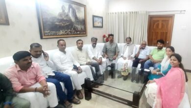 Photo of SITAPUR : खैराबाद फाउंडेशन टीम ने सांसद से मुलाकात कर विकास, साहित्य और सामाजिक मुद्दों पर की चर्चा