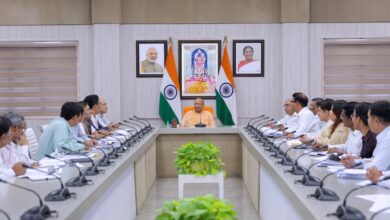 Photo of UTTAR PRADESH : प्रदेश से 3.5 अरब डॉलर का निर्यात, बुनकर परिश्रम और परंपरा के प्रतीक CM योगी