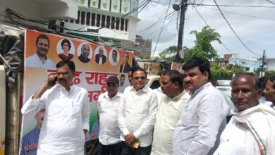 Photo of SITAPUR : सांसद राकेश राठौर ने बाढ़ पीड़ितों को दी राहत, भाजपा के लोग जुगाड़ ढूंढने में लगे : सांसद