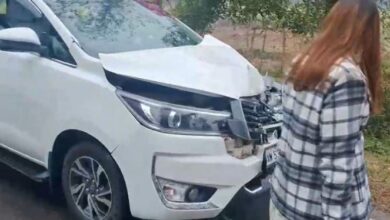 Photo of Sitapur डीएम के काफिले के साथ बड़ा हादसा, तीन वाहन आपस में टकराए जिलाधिकारी की कार क्षतिग्रस्त