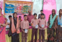 Photo of मेधावी छात्रों के सम्मान से गौरवान्वित हुआ देना गांव, प्रतिभाओं और अभिभावकों का हुआ भव्य अभिनंदन