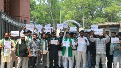 Photo of AIMIM कार्यकर्ताओं ने किया प्रदर्शन, नितेश राणे के बयान के विरोध में DM को सौंपा ज्ञापन