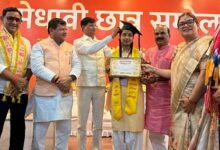 Photo of मेधावी विद्यार्थियों और प्रतिभाशाली खिलाड़ियों का नगर पालिका परिषद सीतापुर ने किया सम्मान