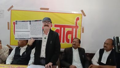 Photo of Sitapur नजूल भूमि मामलों में पारदर्शिता की मांग, अधिवक्ताओं ने प्रशासन के सामने रखी 8 प्रमुख मांगें