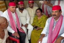 Photo of Sitapur पहुंचे Samajwadi प्रदेश अध्यक्ष, मृतक शैलेन्द्र पाल के परिवार से की मुलाकात