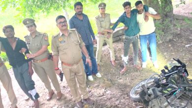 Photo of Sitapur Police की बड़ी कामयाबी 36 घंटे में चेन स्नैचिंग का खुलासा, दो आरोपी गिरफ्तार